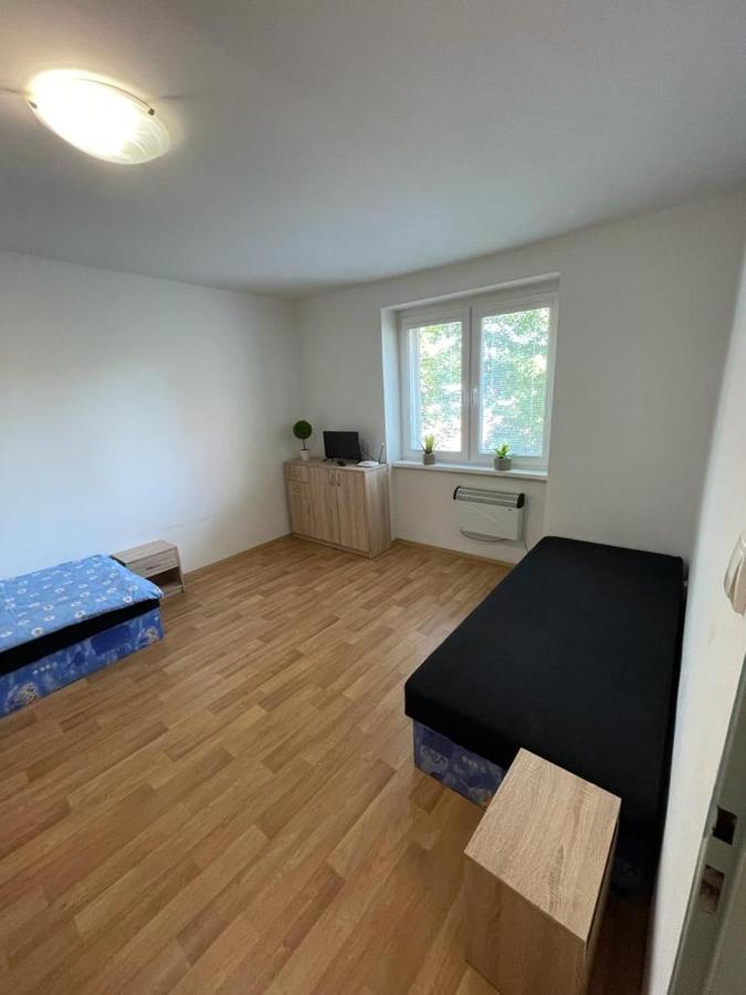 Apartmany - Skolni 霍穆托夫 外观 照片